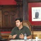 Emilio Grandío Seoane durante la ponencia celebrada ayer en Cistierna.