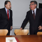 Mario Amilivia y David Fernández antes de la reunión.