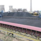 El parque de carbones que Endesa tiene en la central térmica Compostilla II.