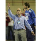 El entrenador del Ademar, Jordi Ribera, dirigiendo un partido
