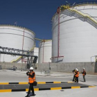 La nueva terminal de hidrocarburos de Tradebe inaugurada este jueves en el muelle de la Energía del puerto de Barcelona.