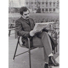 García Márquez, leyendo en la plaza de Cataluña