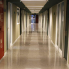 La última planta del Hospital seguía ayer cerrada, según denunció CSIF. RAMIRO