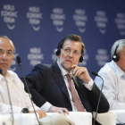 Felipe Calderón, Rajoy y el presidente de Guatemala, Otto Pérez Molina, ayer, en México.