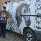 Iago junto a sus padres en la localidad de San Esteban. CEBRONES