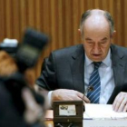 El gobernador del Banco de España, Miguel Ángel Fernández Ordóñez, ayer, en la Comisión de Economía