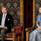 El monarca holandés, Guillermo Alejandro, y la reina Máxima, durante el discurso del rey el Día del Príncipe.