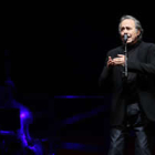 El cantautor catalán Joan Manuel Serrat hizo disfrutar anoche a sus seguidores con el concierto que