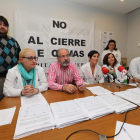 Integrantes de la junta de personal del hospital en la rueda de prensa ofrecida ayer