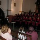 El músico roblano Adolfo Múñiz dirige la coral de Puertollano