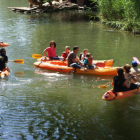 Familias e hijos disfrutando en una de las actividades de la Asociación Nacional del Síndrome de Apert. ANSAPERT