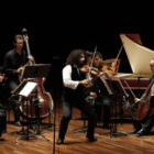 Un momento del concierto de Ara Malikian con el Ensemble de la Orquesta de Cámara Ibérica.