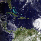 Imágenes de satélite de los huracanes José (en el Atlántico) y María (en el Caribe).