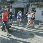 Los atletas salieron de la Plaza del Ayuntamiento de Ponferrada y enfilaron rumbo hacia el Morredero