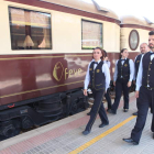 Personal del Al-Andalus, durante su viaje de pruebas que trajo al tren a Ponferrada en julio del pasado año.