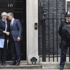 La primera ministra británica, May, recibe al presidente del Consejo Europeo, Tusk. ANDY RAIN