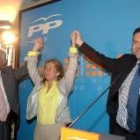 Arenas, la candidata del PP en Marbella María Angeles Muñoz y Rajoy ayer en Marbella