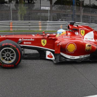 El Ferrari de Fernando Alonso, en el mojado circuito Gilles Villeneuve.