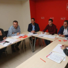Candidatos del PSOE junto a los sindicatos. DL