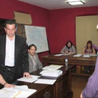 Daniel Rodriguez, a la derecha, en el momento de tomar posesión como nuevo concejal del PSOE