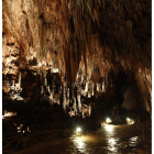 Uno de los tramos transitables de la Cueva de Valporquero.