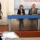 Inmaculada Larrauri, Antonio Losa e Ignacio Robles durante la rueda de prensa celebrada ayer