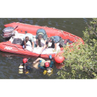 Efectivos de la Guardia Civil rescataron el cadáver del camionero del agua alrededor de la una del mediodía.