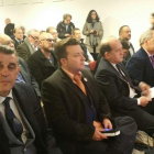 Representantes de varIas comarcas, ayer, en la reunión en El Barco de Valdeorras. DL