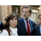 Alicia Sánchez-Camacho, Rajoy y el concejal popular Alberto Fernández Díaz, ayer en Barcelona.