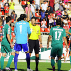 El portero de la Deportiva Orlando vio tarjeta amarilla por protestar tras el gol del Girona.