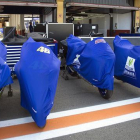 El box de Yamaha en Cheste, con las motos de Valentino Rossi y Jorge Lorenzo.
