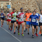 Cenador Rua Nova Running (i) destacó en una carrera de Santo Toribio de Astorga en la que el Club Atletismo Teleno (d) también estuvo notable. DARÍO/ÁNGELES BLOG AL PASO