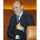 El ministro de Economía, a su llegada ayer al Iese.