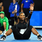 Serena Williams celebrando un punto.