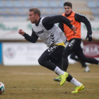 Aketxe, durante un entrenamiento, regresa esta tarde al once titular culturalista