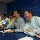 Morano, García-Prieto, Bustillo, López Benito y Antonio Silván, en la sede