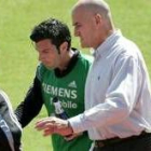 Figo dio el susto y dejó el entrenamiento ayudado por Del Corral