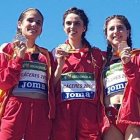 Marta García (izquierda) se colgó la plata individual. GASPAR LUNA