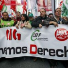 La manifestación de los funcionarios reclamó el aumento de las plantillas.