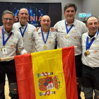 Álvarez Tejedor, Castro Pinos, Castro, Bao y Oliveras con su medalla. DL