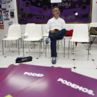 Nicanor Pastrana en la sede de Podemos la noche electoral.