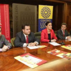 La concejala de Comercio, en el centro, dio altavoz a la iniciativa de León Centro Gótico.