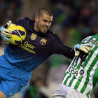 Valdés considera que lleva «muchos años» aguantando la presión de la portería del Barça.