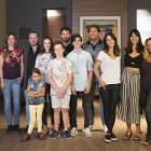 Antonio Resines (izquierda), con el resto de actores de la nueva comedia de TVE, 'iFamily'.