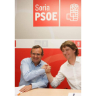 Jesús de Lózar y Carlos Martínez, ayer tras la firma.