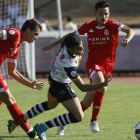Jesús Bernal, a la derecha, cuajó un buen partido y aprovechó la oportunidad de Cea. ALMEIDA