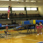 La escuela deportiva realizó una exhibición de gimnasia.