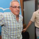 Juan Elicio Fierro y Neftalí Fernández, ayer en el despacho del grupo municipal del PP.