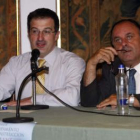 García y Álvarez durante la conferencia.
