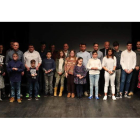 Todos los galardonados posan en la tradicional foto de familia al término de la Gala. L. DE LA MATA